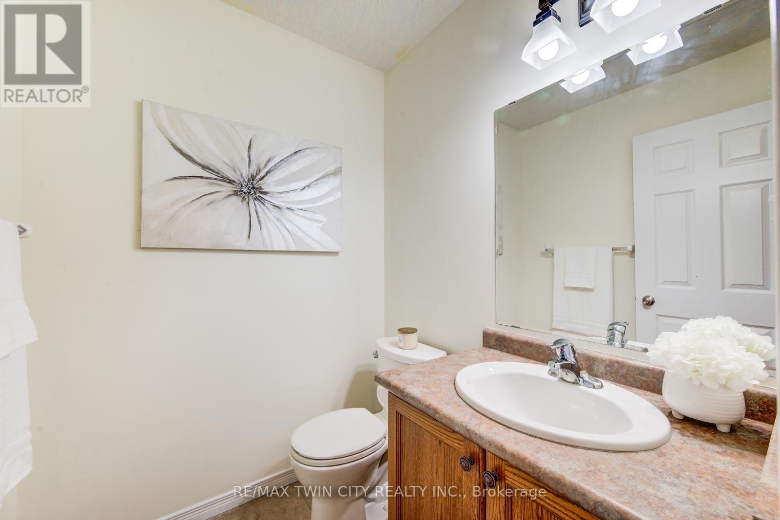 90 Udvari Crescent S, Kitchener, Ontario  N2N 3P5 - Photo 8 - X12967262