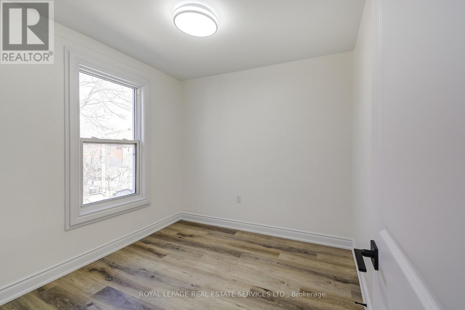 35 Fairleigh Avenue N, Hamilton, Ontario  L8L 6H1 - Photo 11 - X12967284