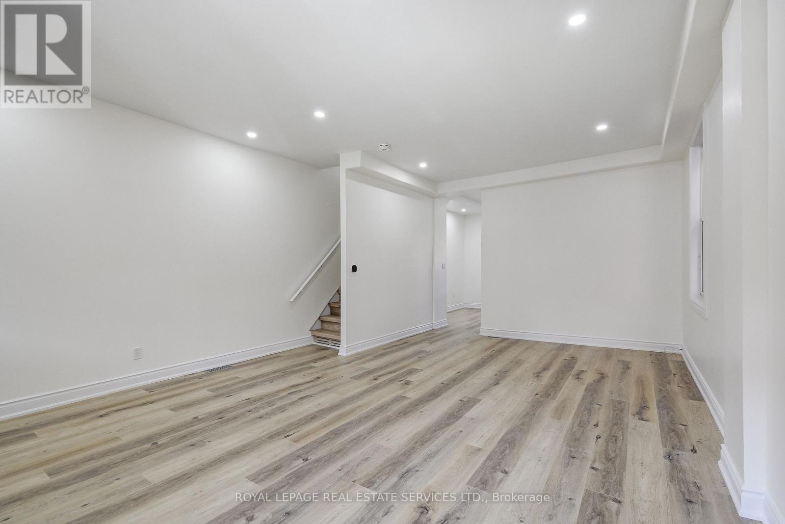 35 Fairleigh Avenue N, Hamilton, Ontario  L8L 6H1 - Photo 4 - X12967284