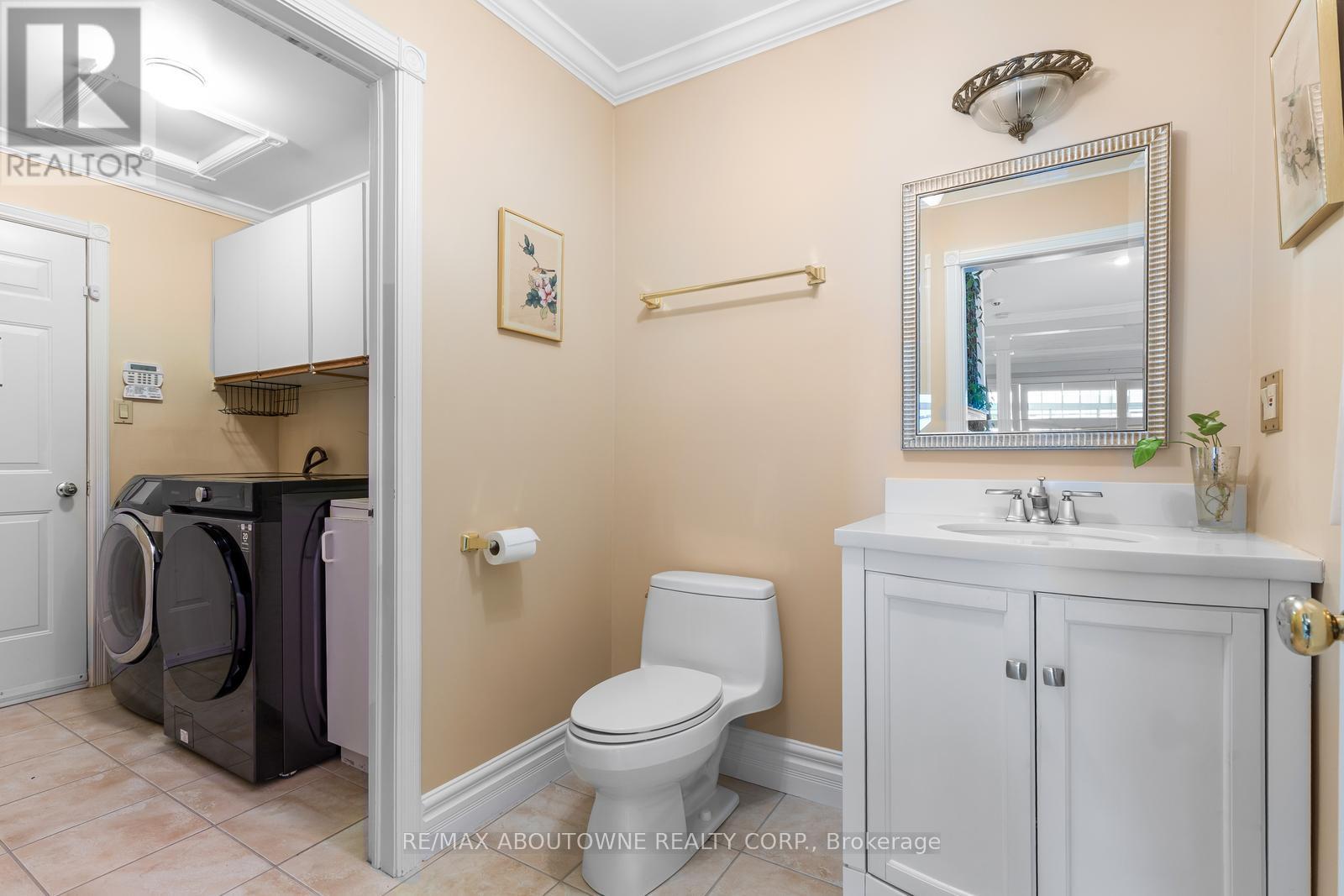 1 Twelfth Street, Grimsby, Ontario  L3M 2V6 - Photo 18 - X12967298