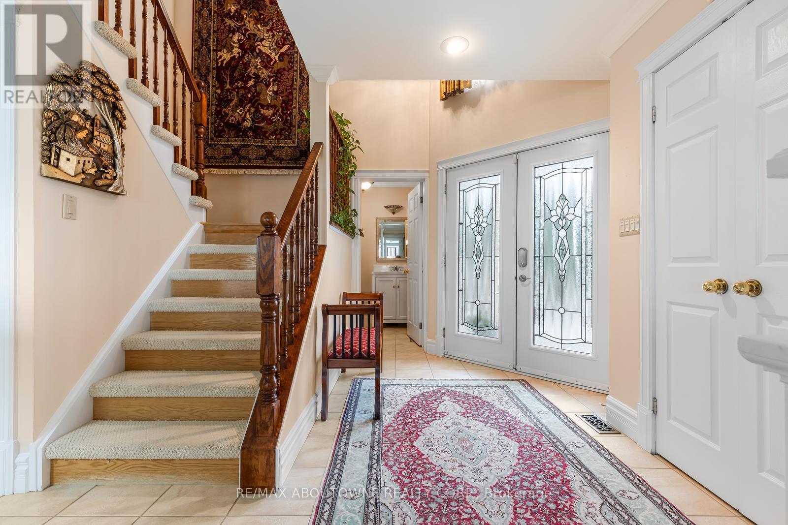 1 Twelfth Street, Grimsby, Ontario  L3M 2V6 - Photo 3 - X12967298