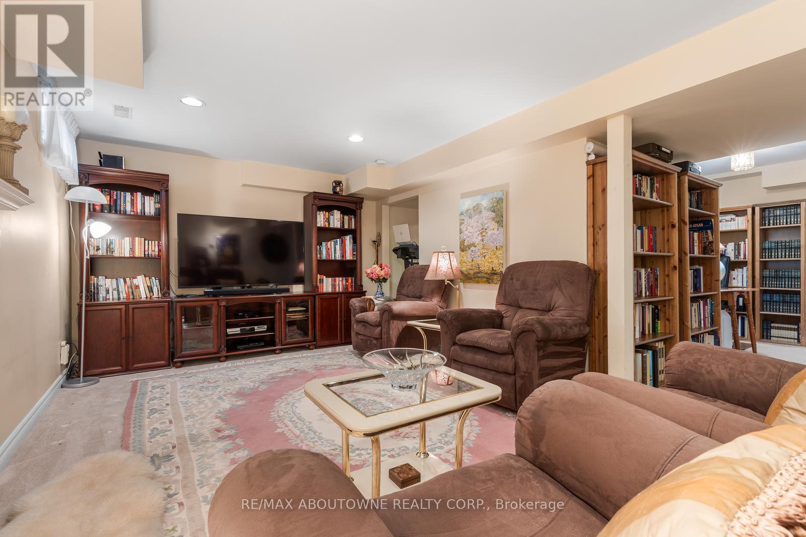 1 Twelfth Street, Grimsby, Ontario  L3M 2V6 - Photo 32 - X12967298