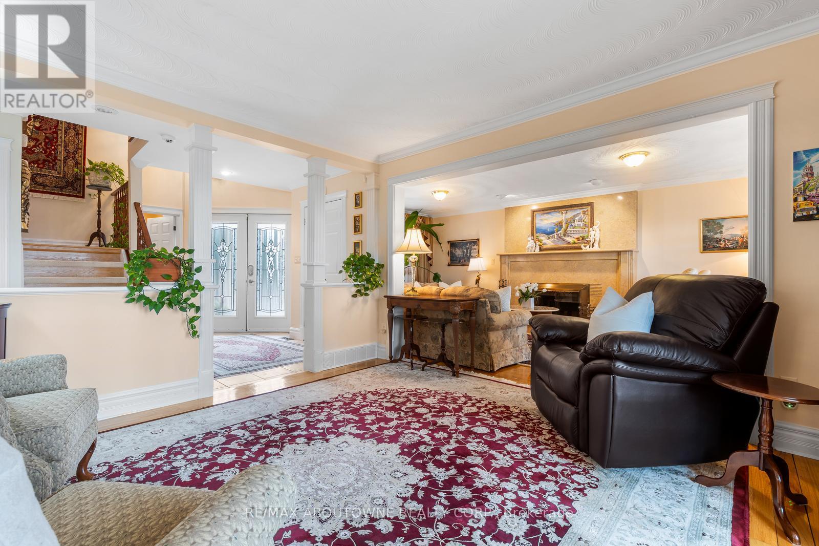 1 Twelfth Street, Grimsby, Ontario  L3M 2V6 - Photo 6 - X12967298