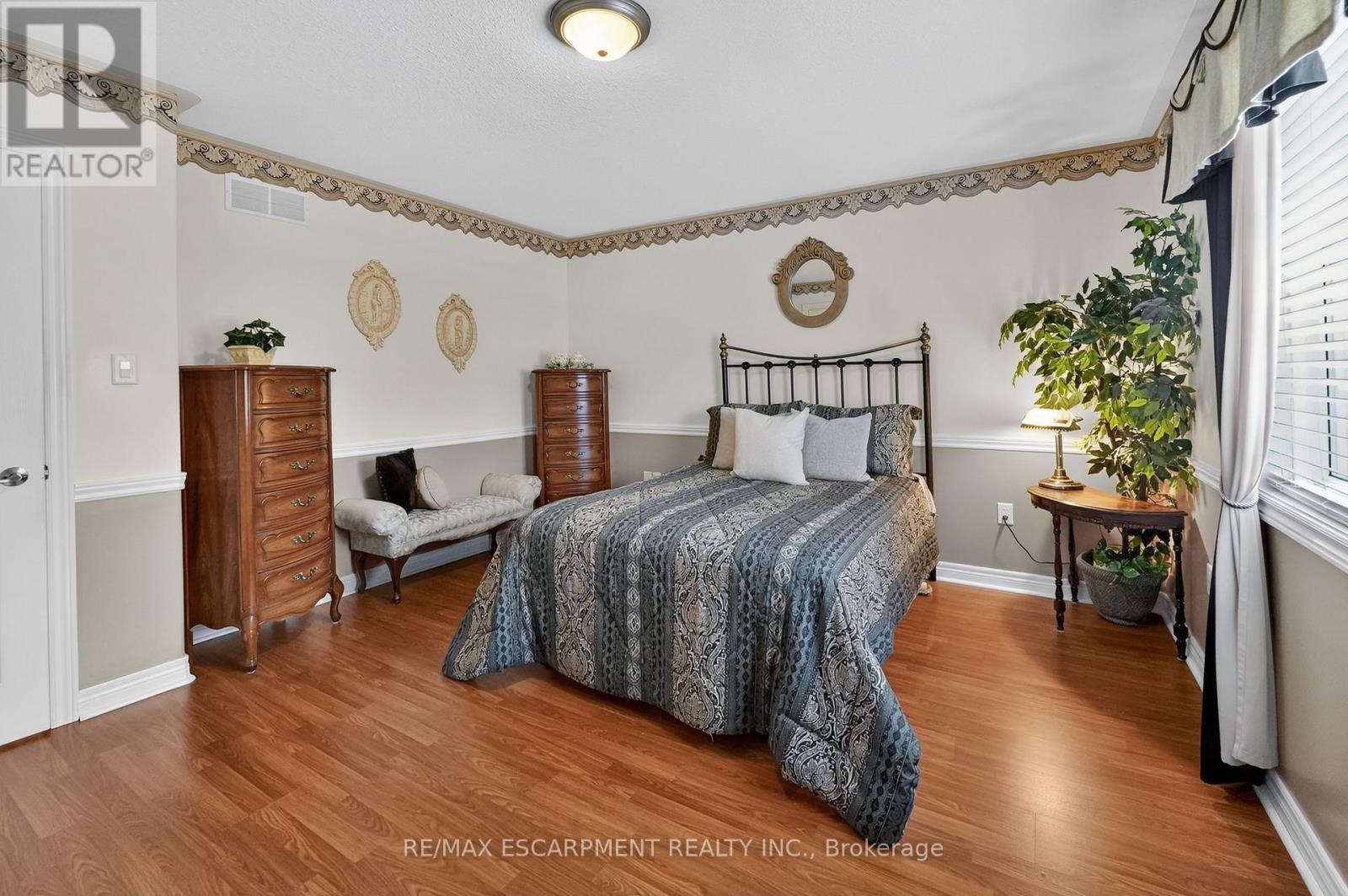 12 Courtney Crescent, Welland, Ontario  L3C 7H9 - Photo 12 - X12967342