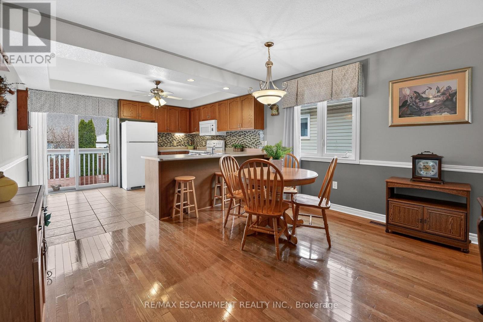 12 Courtney Crescent, Welland, Ontario  L3C 7H9 - Photo 5 - X12967342