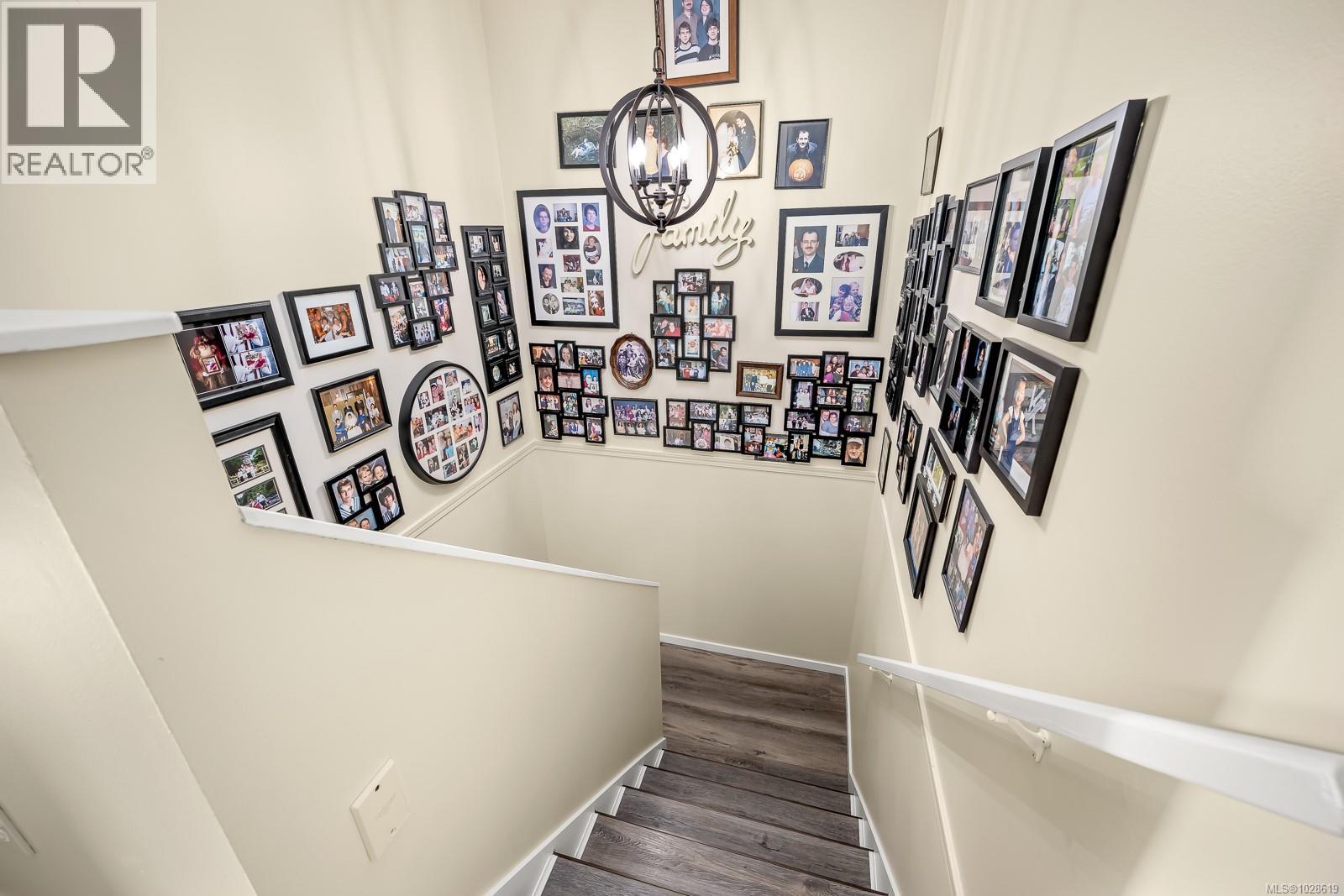 A 2284 1st St, Courtenay, British Columbia  V9N 8X8 - Photo 4 - 1028619