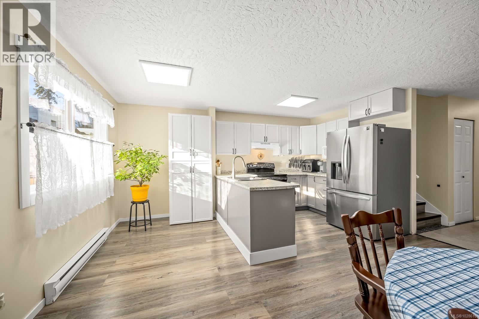 A 2284 1st St, Courtenay, British Columbia  V9N 8X8 - Photo 18 - 1028619