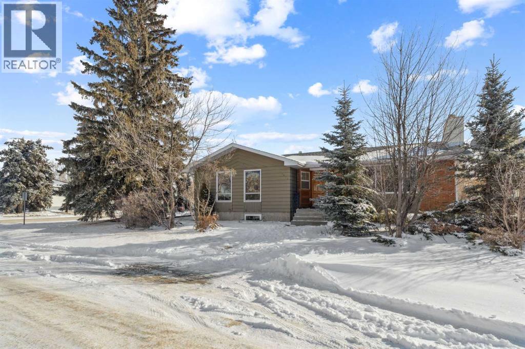 4617 48 Street, Olds, Alberta  T4H 1E2 - Photo 1 - A2282536