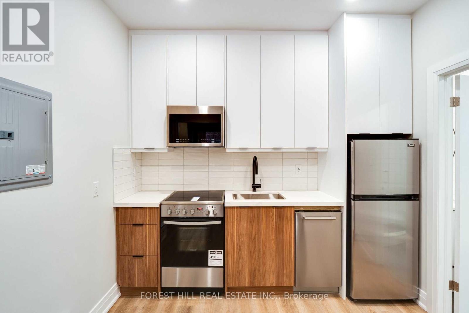 1 - 1 Greensides Avenue, Toronto (Wychwood), Ontario  M6G 3P5 - Photo 8 - C12966510