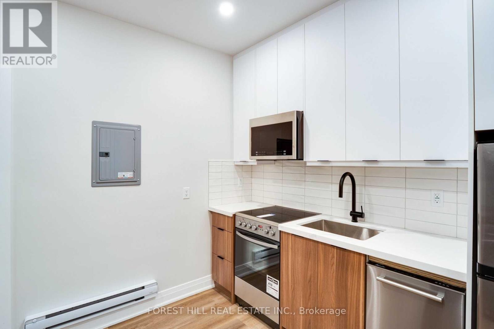 1 - 1 Greensides Avenue, Toronto (Wychwood), Ontario  M6G 3P5 - Photo 9 - C12966510