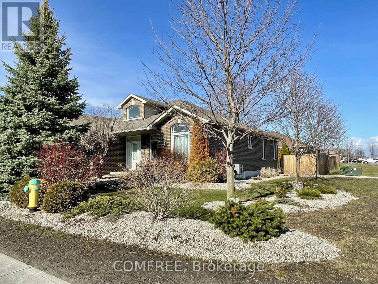 31 Essex Drive, Belleville, Ontario  K8N 0M9 - Photo 2 - X12725718