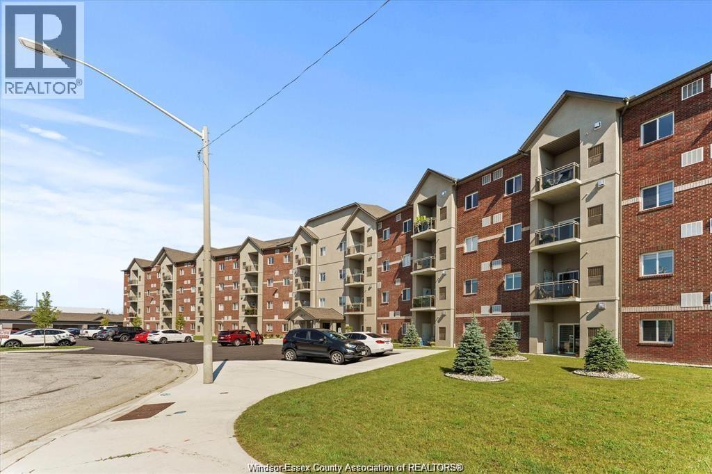 1888 WESTVIEW PARK BOULEVARD Unit# 415, LaSalle, Ontario