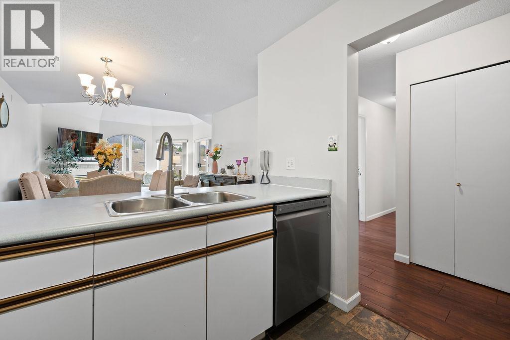 413 1220 Lasalle Place, Coquitlam, British Columbia V3B 7L6 - Photo 13 - R3107665