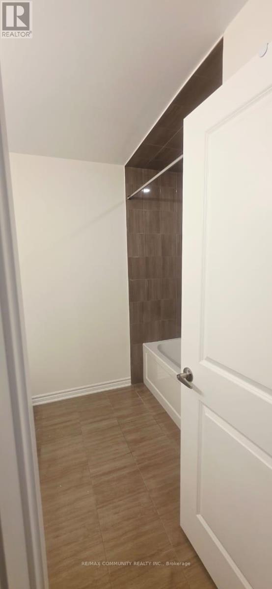 136 Sapphire Way, Thorold, Ontario  L2V 0B8 - Photo 18 - X12963290