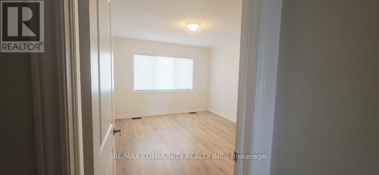 136 Sapphire Way, Thorold, Ontario  L2V 0B8 - Photo 12 - X12963290