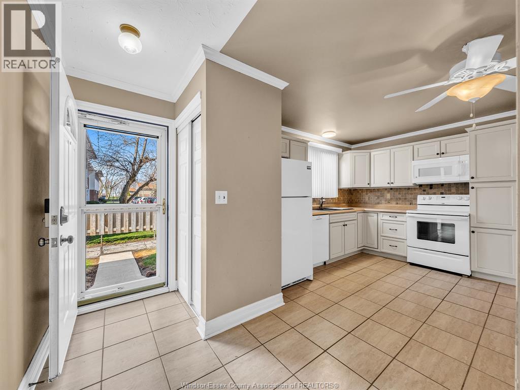 2922 Meadowbrook Lane Unit# 2, Windsor, Ontario  N8T 3C8 - Photo 6 - 26007325