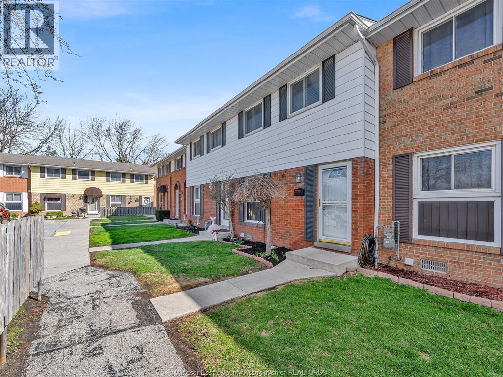 2922 Meadowbrook Lane Unit# 2, Windsor, Ontario  N8T 3C8 - Photo 3 - 26007325