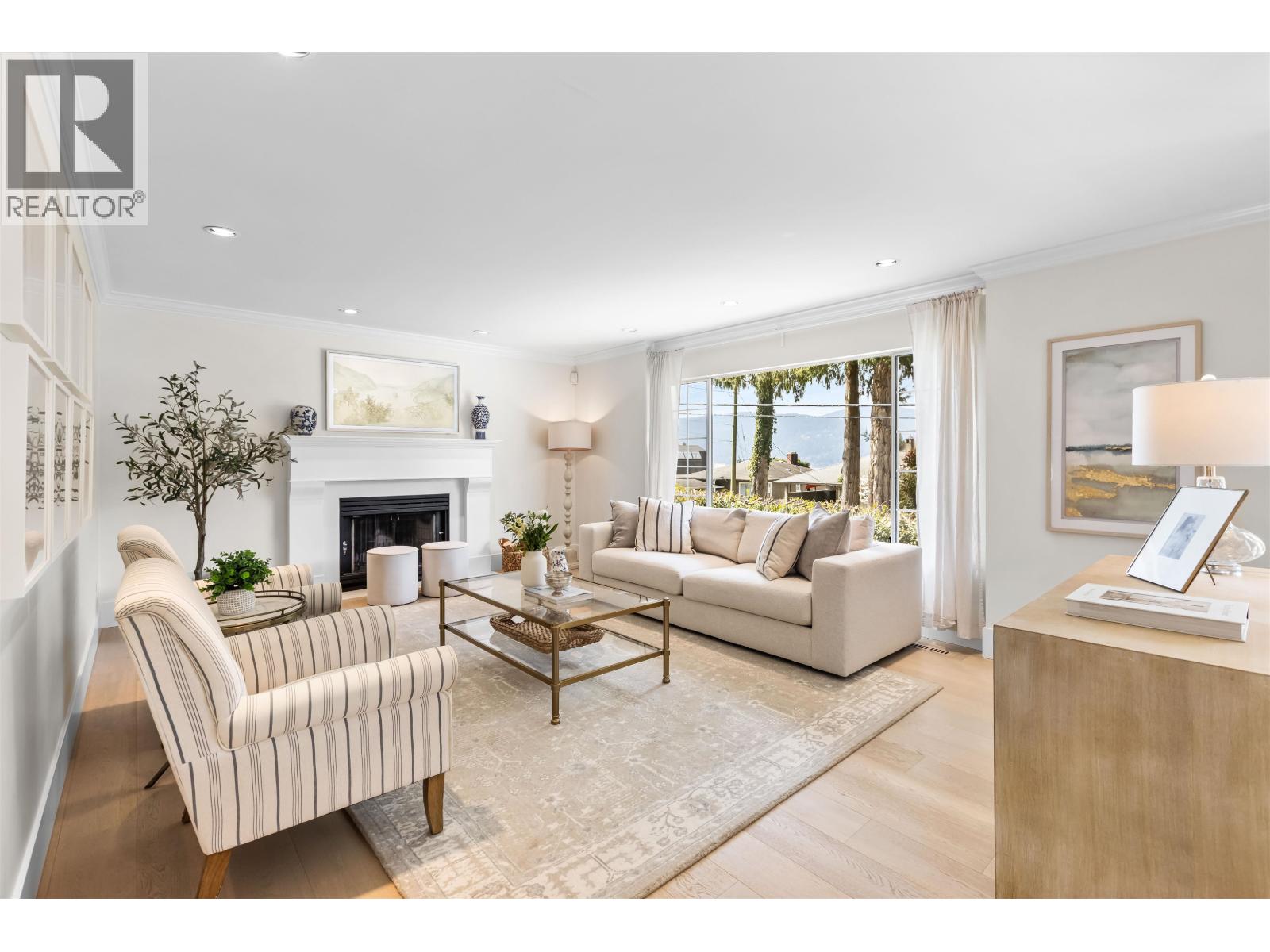 6364 Nelson Avenue, West Vancouver, British Columbia  V7W 2A4 - Photo 2 - R3107687