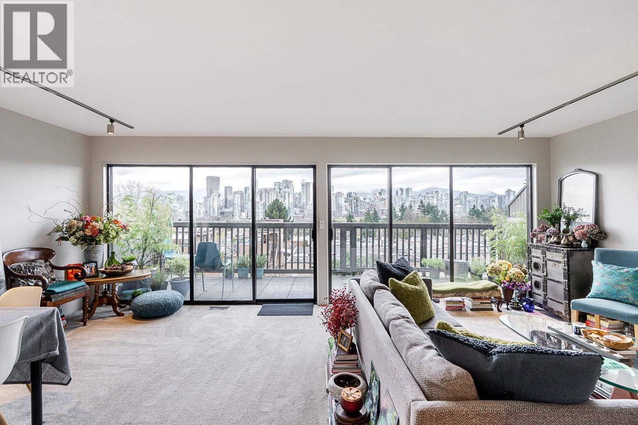 967 W 8th Avenue, Vancouver, British Columbia  V5Z 1E4 - Photo 3 - R3107716