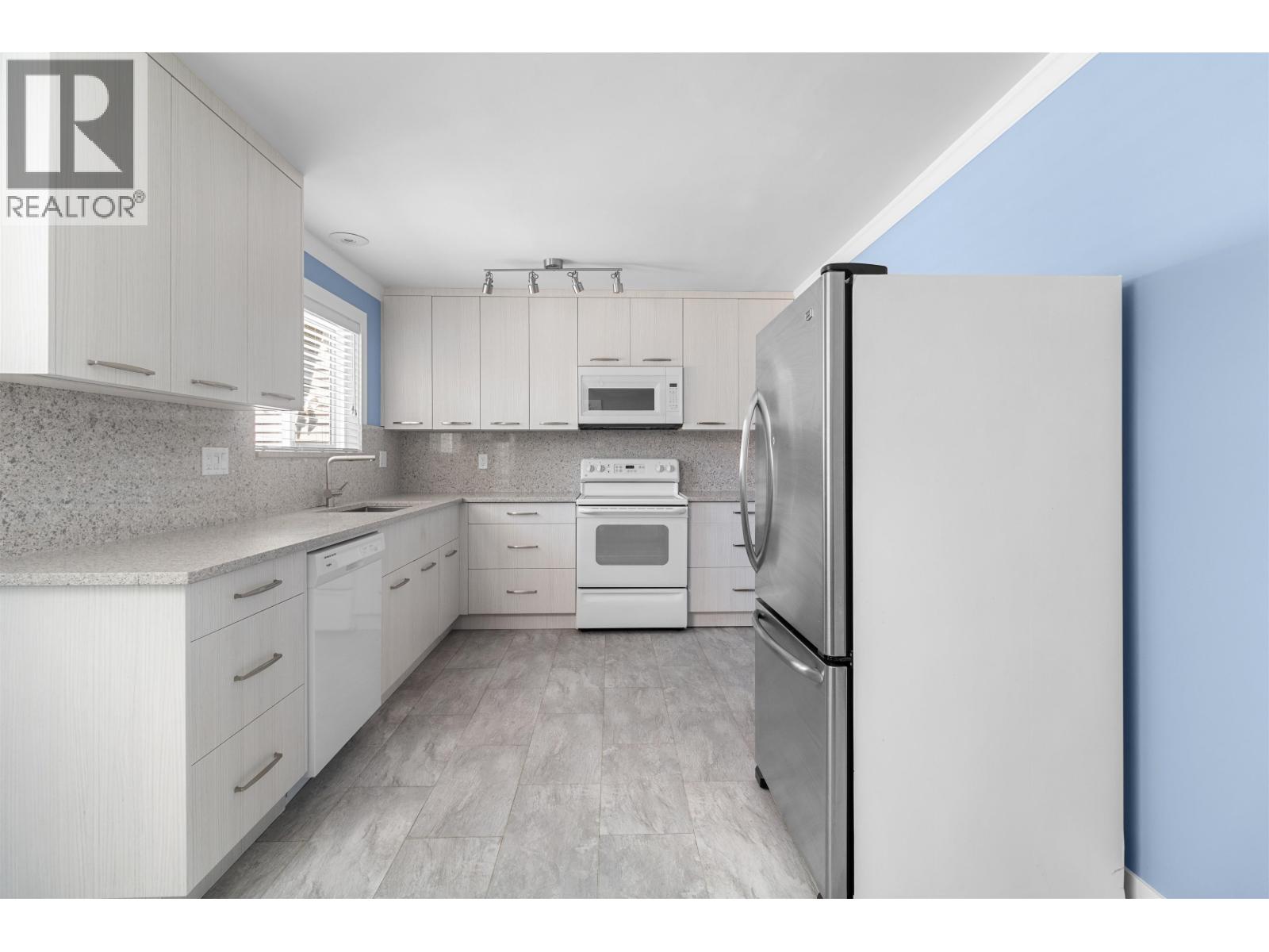 1204 Nestor Street, Coquitlam, British Columbia  V3E 1H6 - Photo 8 - R3107725