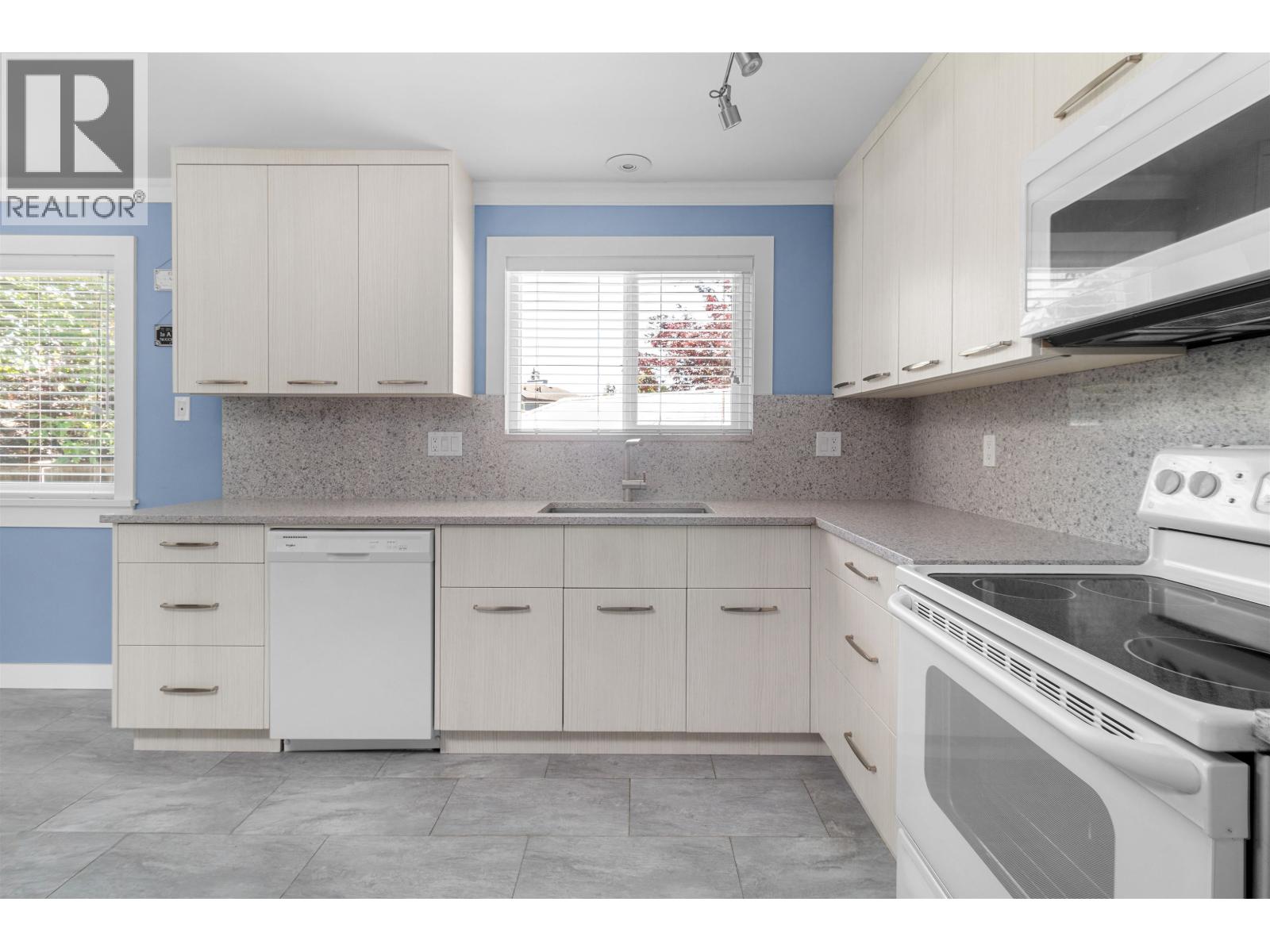 1204 Nestor Street, Coquitlam, British Columbia  V3E 1H6 - Photo 9 - R3107725