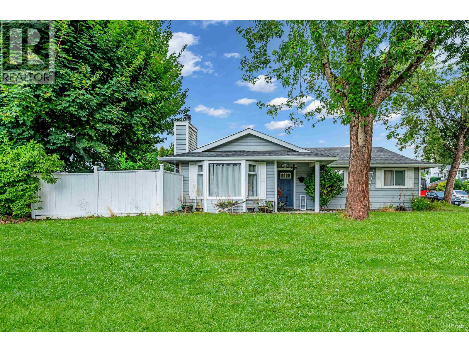 22641 Kendrick Loop, Maple Ridge, British Columbia  V2X 8Y9 - Photo 2 - R3107758