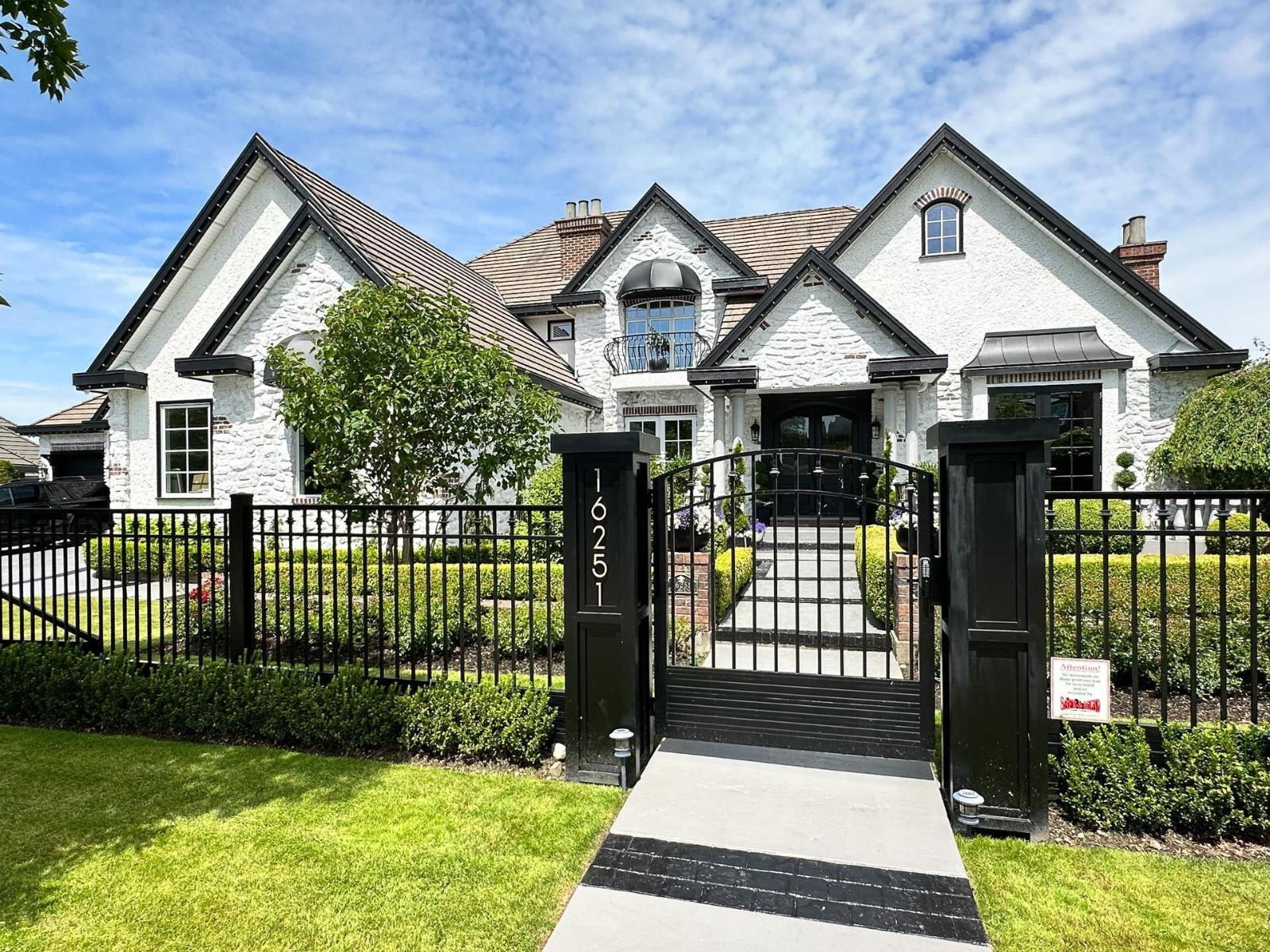 16251 36a Avenue, Surrey, British Columbia  V3Z 0X5 - Photo 1 - R3107765