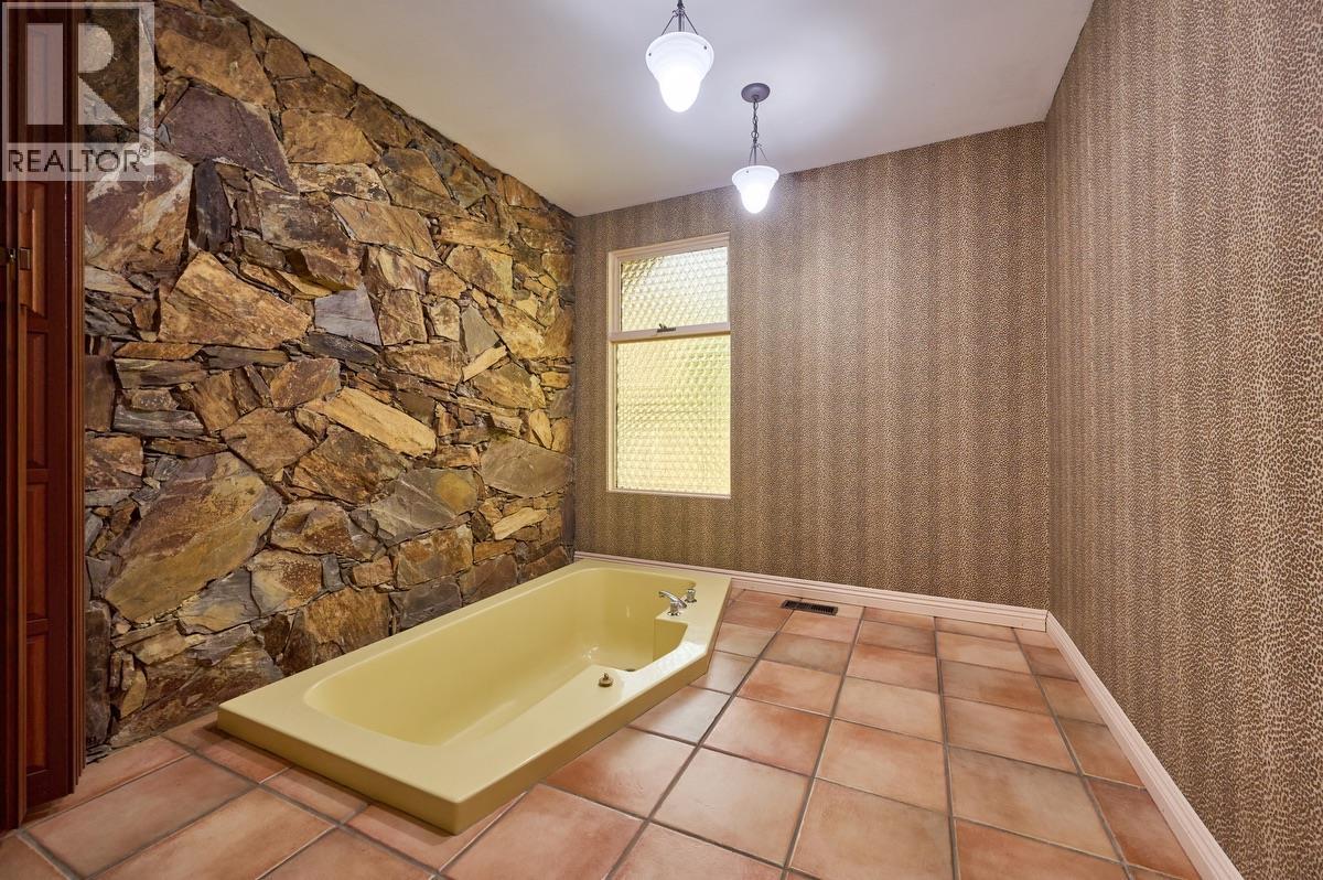 23755 128 Crescent, Maple Ridge, British Columbia  V4R 1P5 - Photo 19 - R3107445