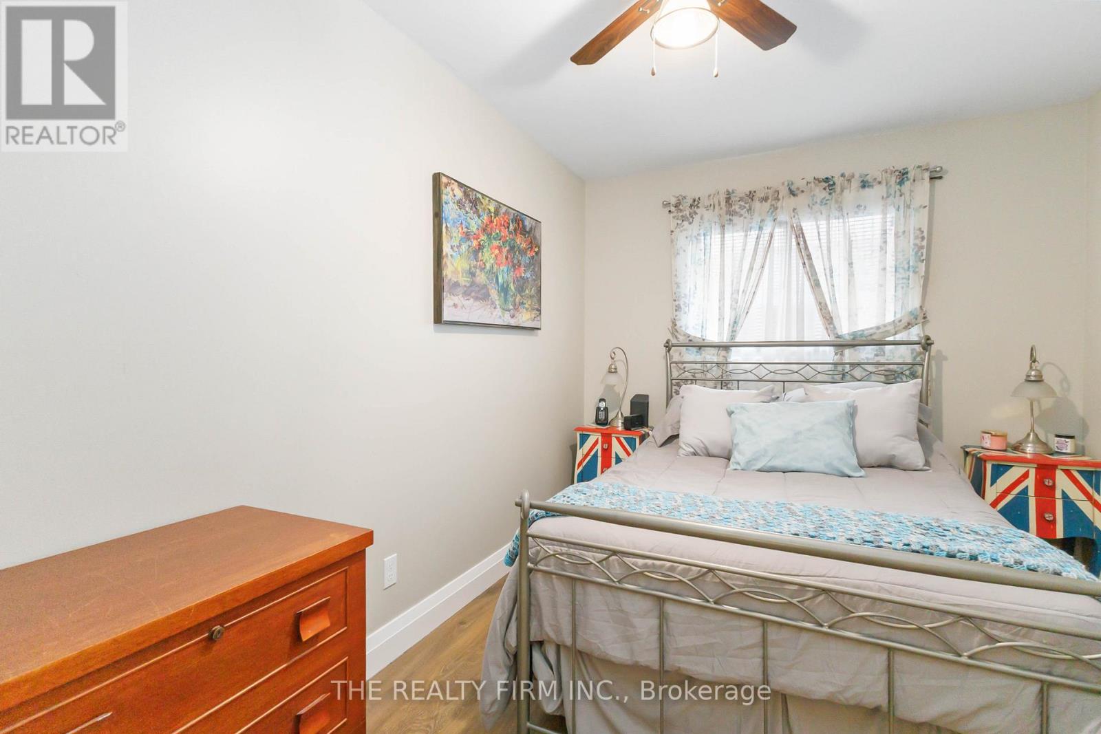 72 Metcalfe Crescent, London South, Ontario  N6E 1H9 - Photo 12 - X12967546