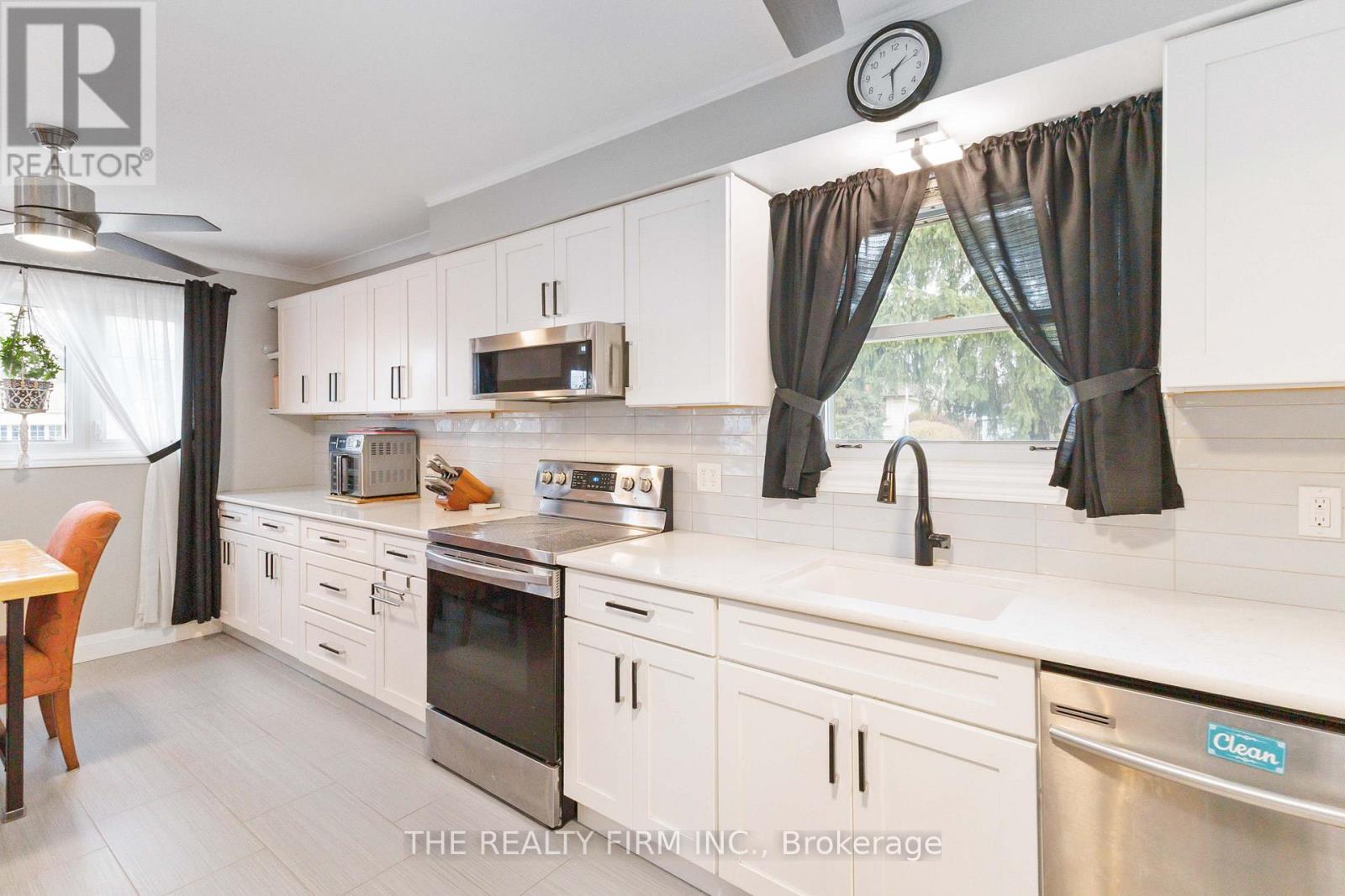 72 Metcalfe Crescent, London South, Ontario  N6E 1H9 - Photo 7 - X12967546