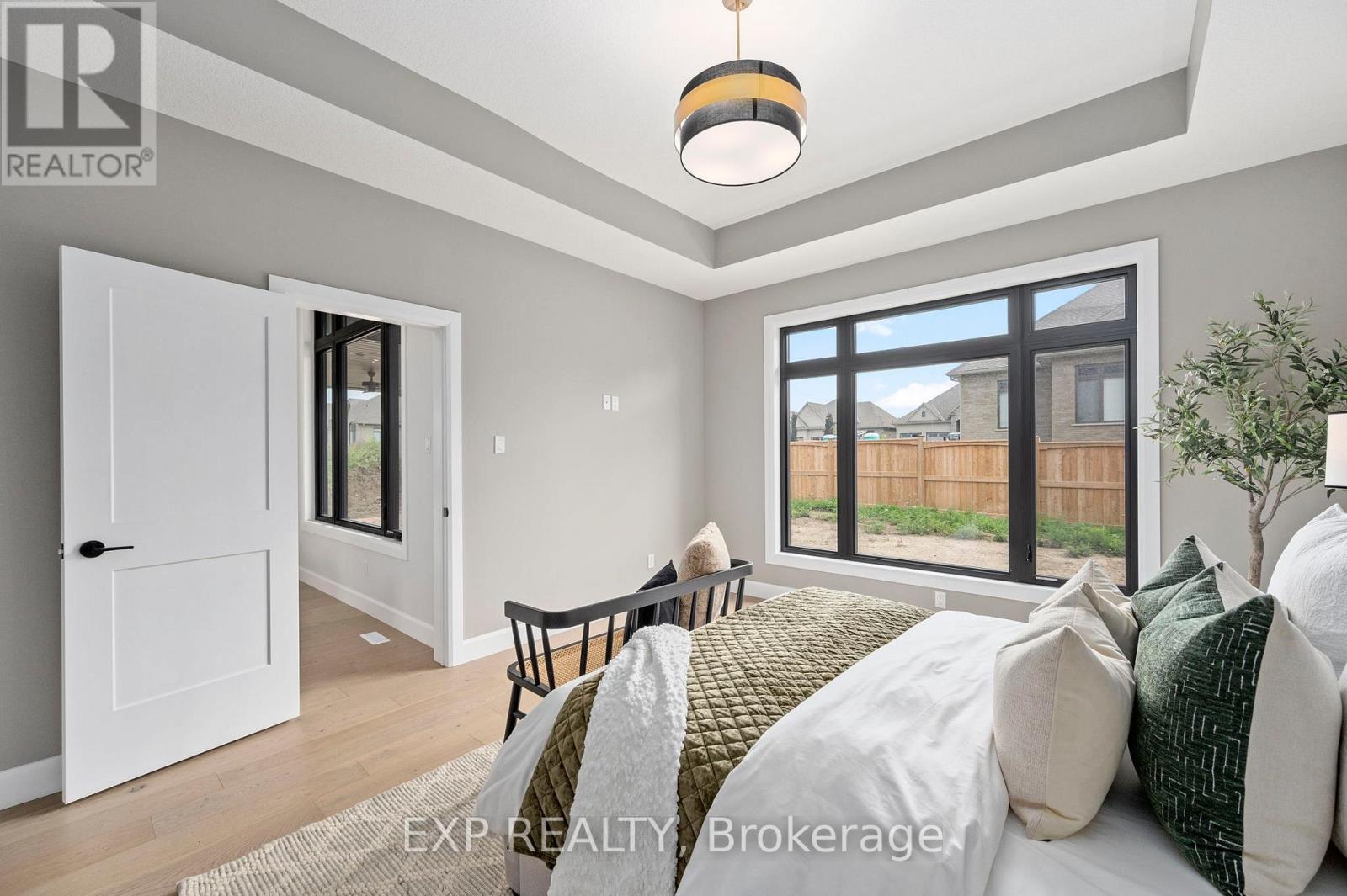 2052 Wickerson Road, London South, Ontario  N6K 4R6 - Photo 19 - X12967558