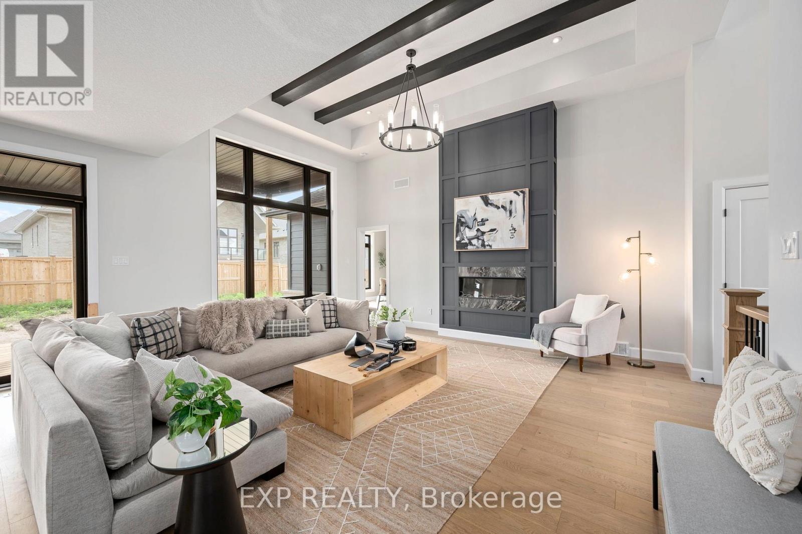 2052 Wickerson Road, London South, Ontario  N6K 4R6 - Photo 4 - X12967558