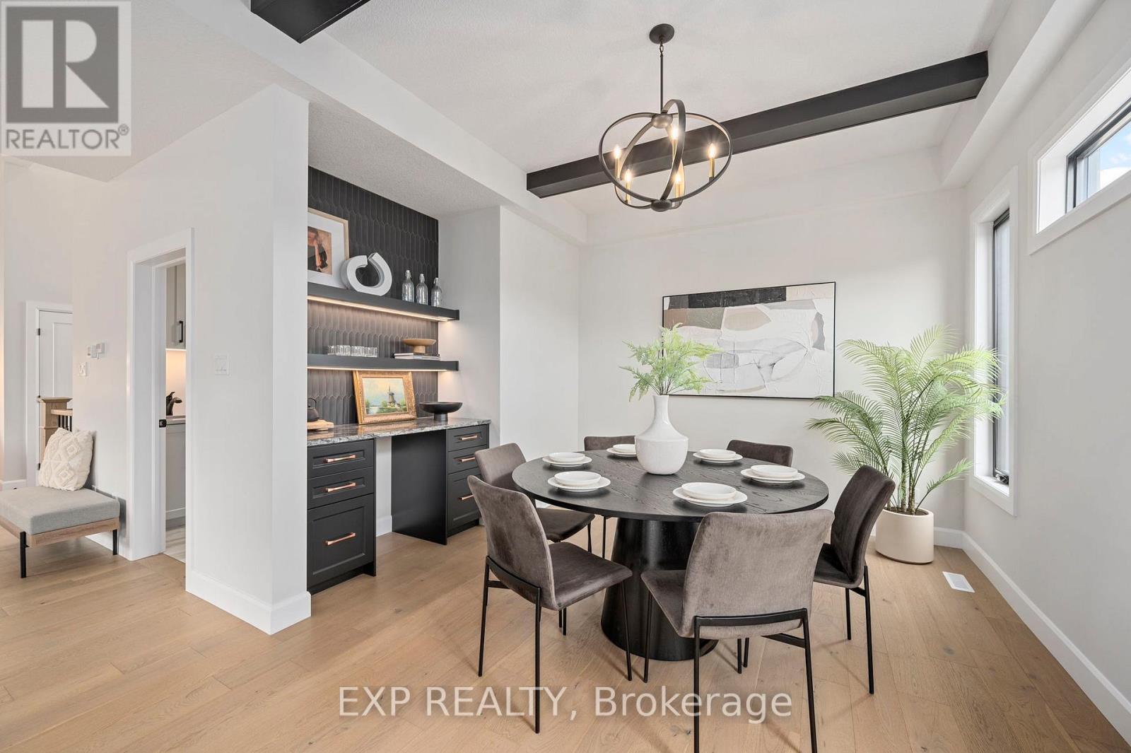 2052 Wickerson Road, London South, Ontario  N6K 4R6 - Photo 8 - X12967558