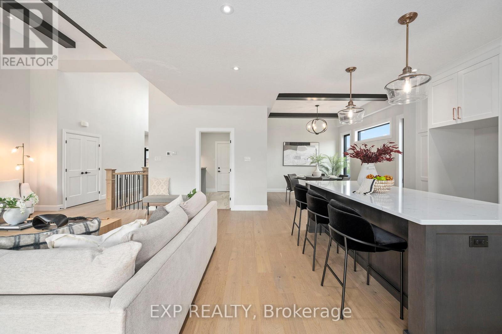 2052 Wickerson Road, London South, Ontario  N6K 4R6 - Photo 9 - X12967558