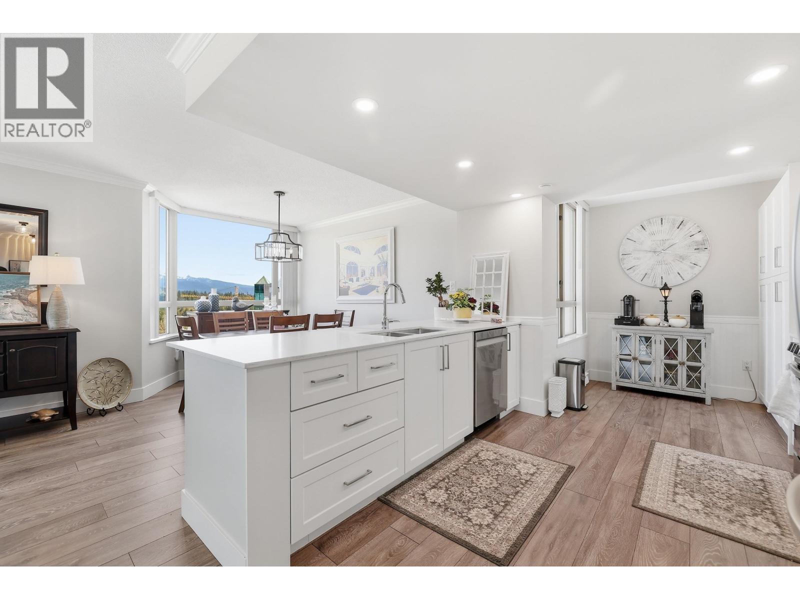 1702 1199 Eastwood Street, Coquitlam, British Columbia V3B 7W7 - Photo 8 - R3107194