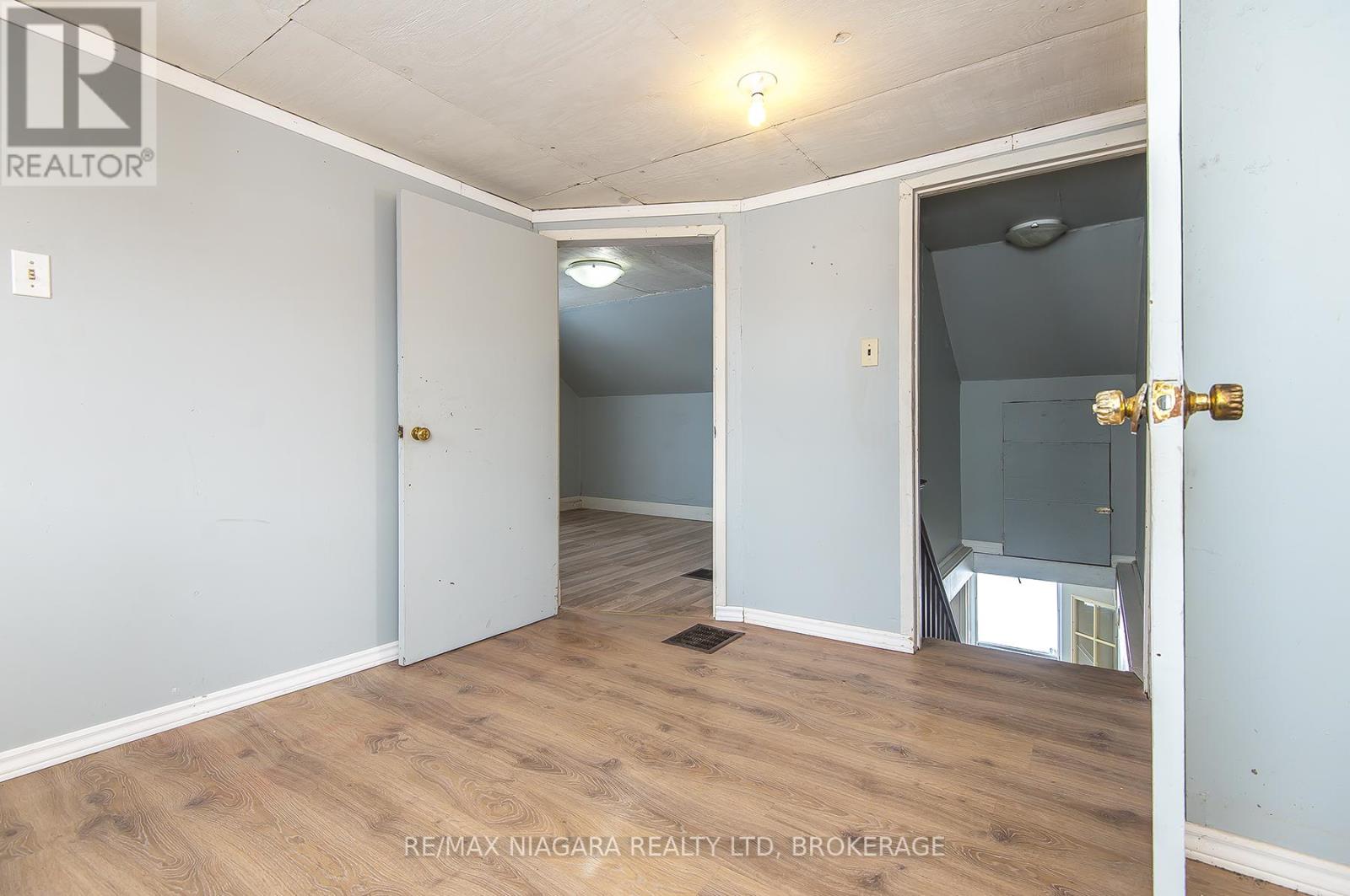 567 Killaly Street, Port Colborne, Ontario  L3K 2J8 - Photo 15 - X12771662