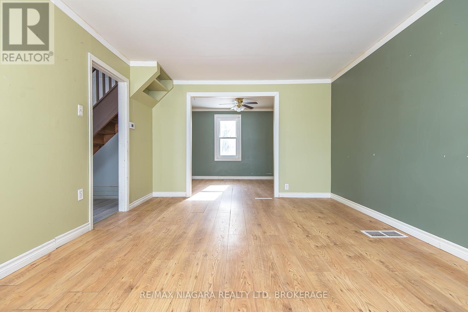 567 Killaly Street, Port Colborne, Ontario  L3K 2J8 - Photo 3 - X12771662