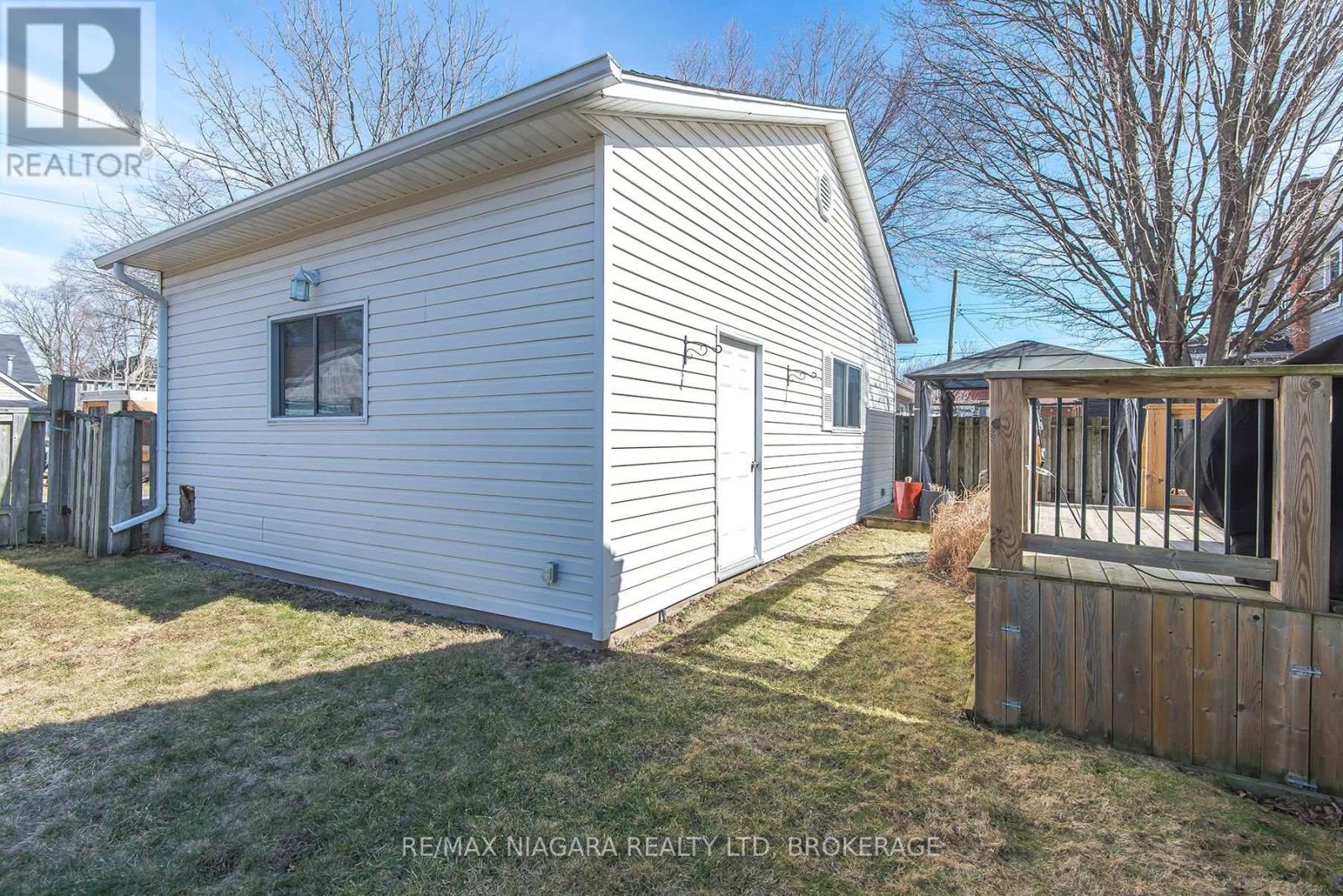 9 Beech Street, Port Colborne, Ontario  L3K 3N7 - Photo 10 - X12870192