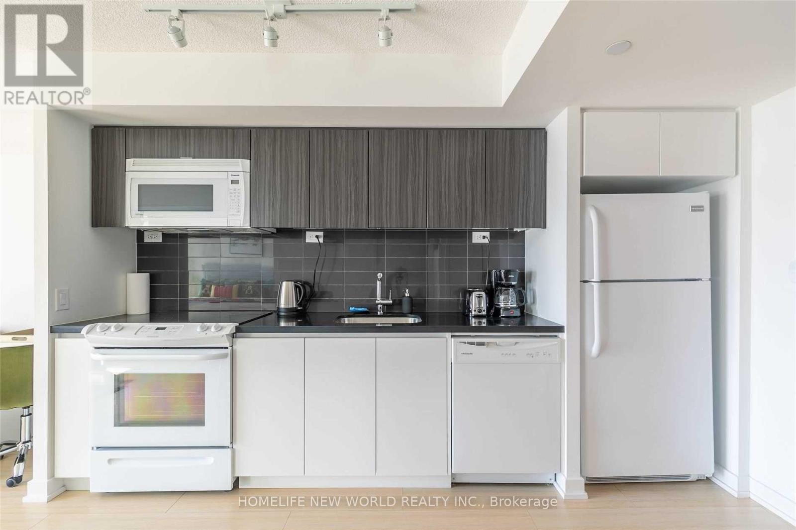 3611 - 75 Queens Wharf Road, Toronto, Ontario  M5V 0J8 - Photo 20 - C12967474