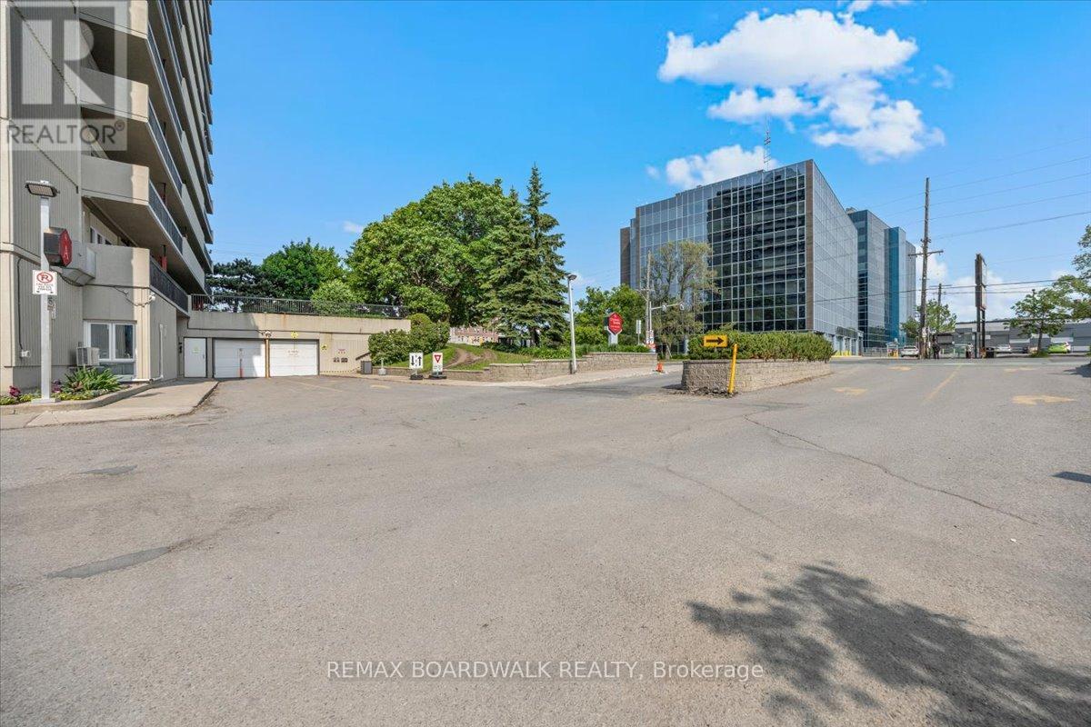 908 - 158a Mcarthur Avenue E, Ottawa, Ontario  K1L 7E7 - Photo 2 - X12924676