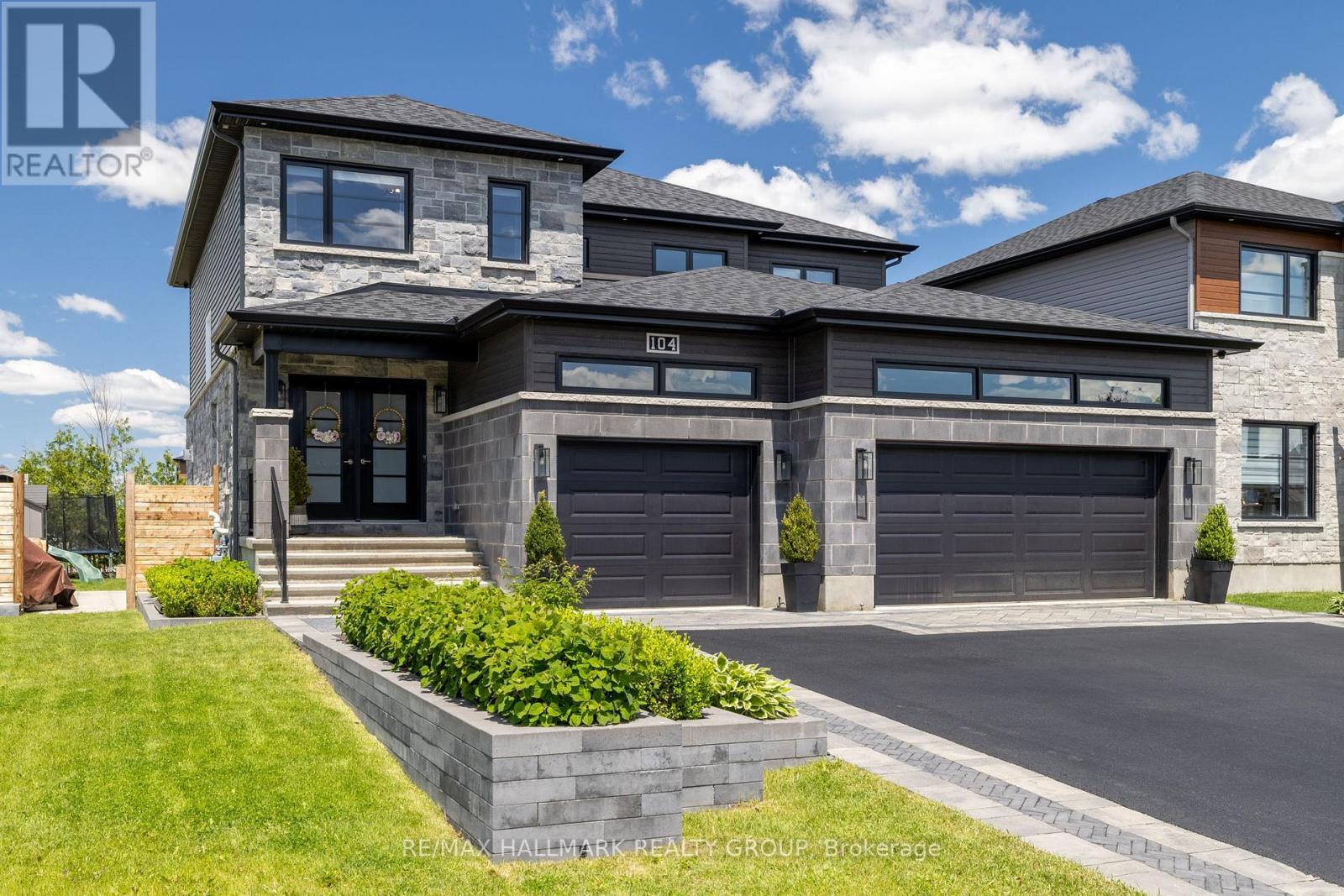 104 Duncanville Street, Russell, Ontario  K4R 0G3 - Photo 2 - X12967564