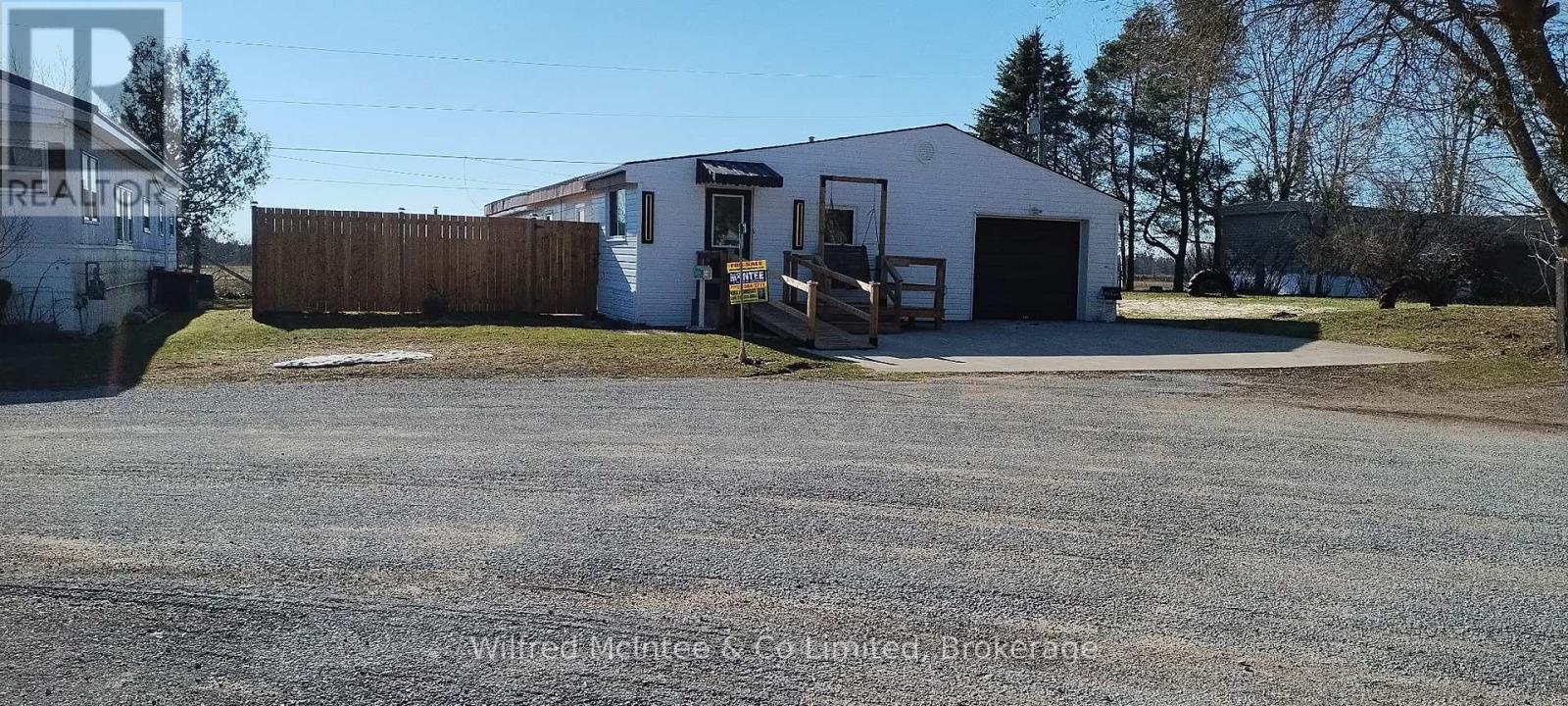 23 BLUEJAY COURT, Brockton, Ontario