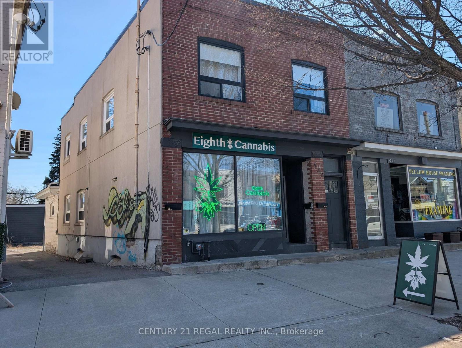 Main - 923 Kingston Road, Toronto, Ontario  M4E 1S6 - Photo 2 - E12967452