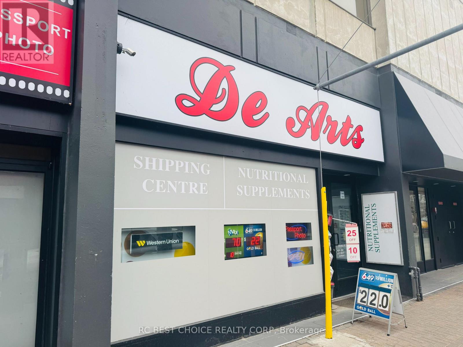 101 - 300 COXWELL AVENUE, Toronto, Ontario