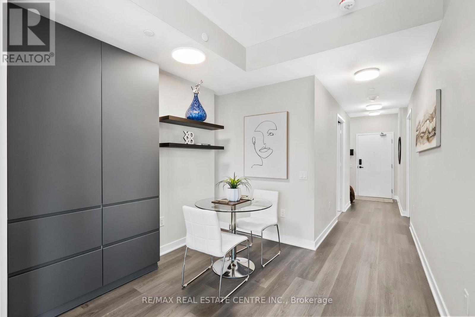 215 - 3900 Confederation Parkway, Mississauga, Ontario  L5B 0M3 - Photo 7 - W12960920