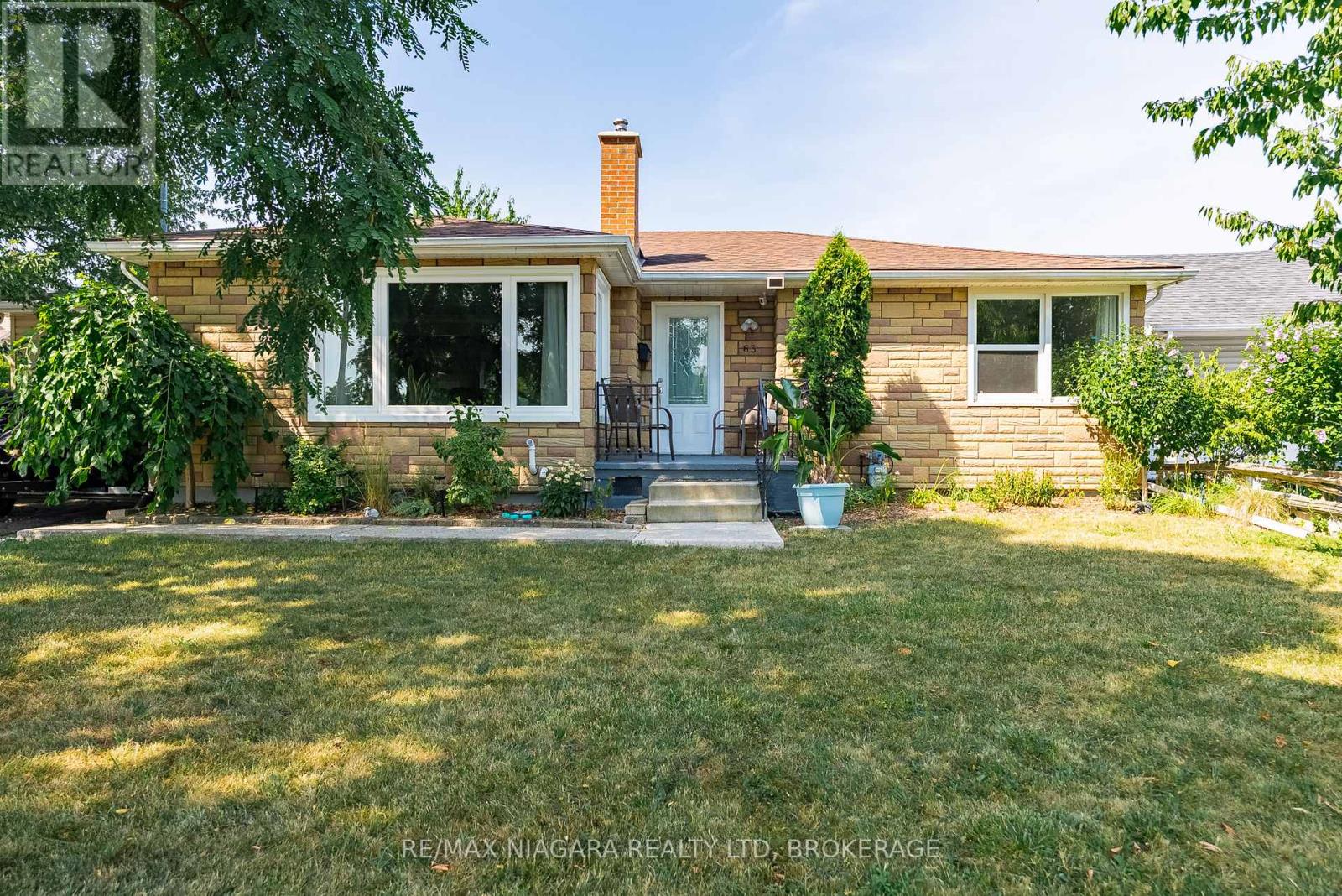63 Moffatt Street, St. Catharines, Ontario  L2P 2L5 - Photo 2 - X12967596