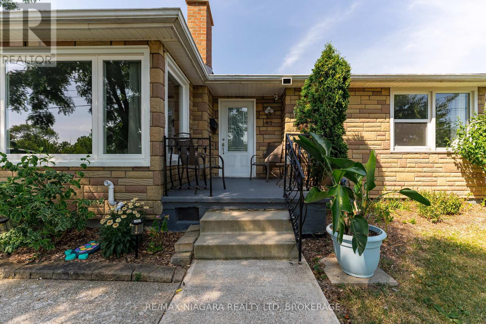 63 Moffatt Street, St. Catharines, Ontario  L2P 2L5 - Photo 3 - X12967596