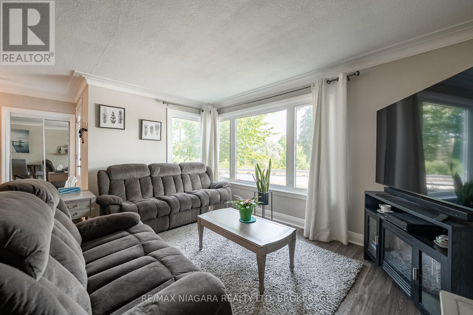 63 Moffatt Street, St. Catharines, Ontario  L2P 2L5 - Photo 5 - X12967596