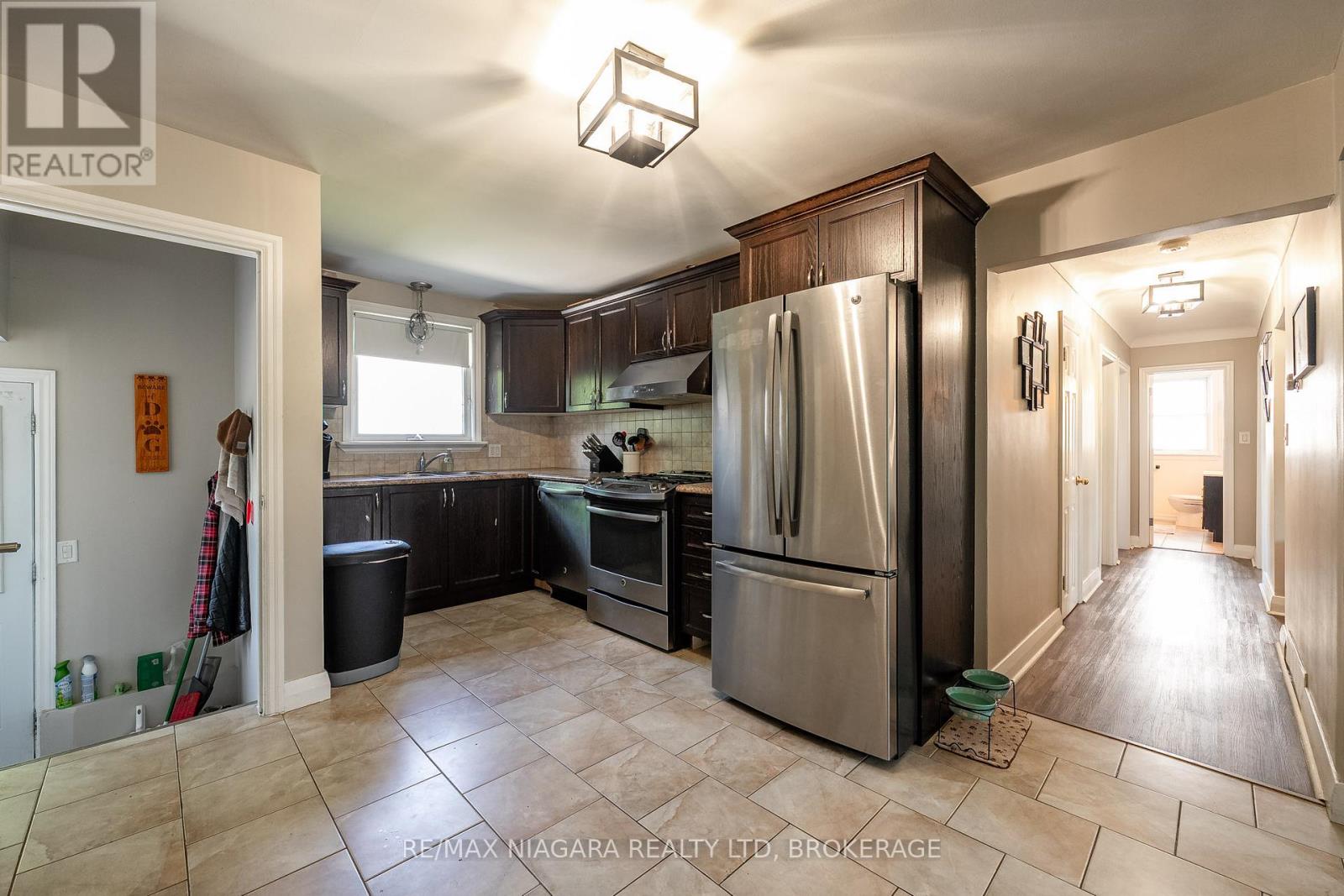 63 Moffatt Street, St. Catharines, Ontario  L2P 2L5 - Photo 8 - X12967596