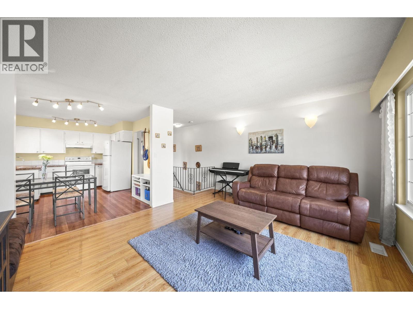 2250 Hawthorne Avenue, Port Coquitlam, British Columbia  V3C 1W8 - Photo 7 - R3107563